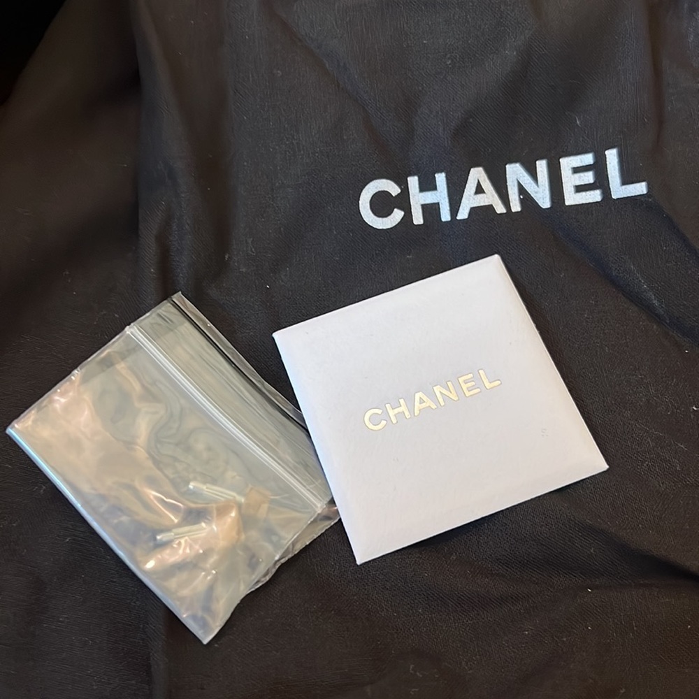 Chanel off white/beige patent leather heeled sandals - Picture 8 of 12